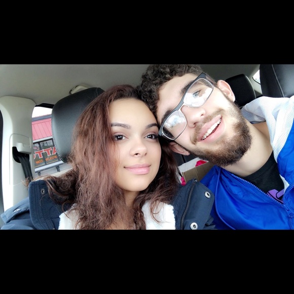 Meet your Posher, Sara - Picture 1 of 1